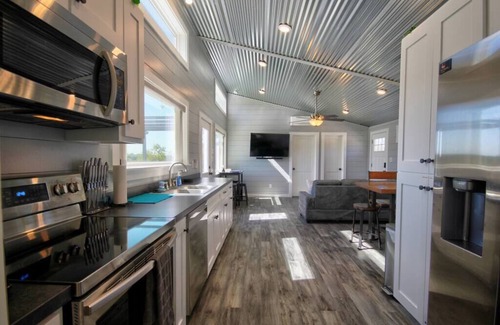 Llano House | Eagle’s Grotto Riverside Retreat - 5 Acres on Llano River