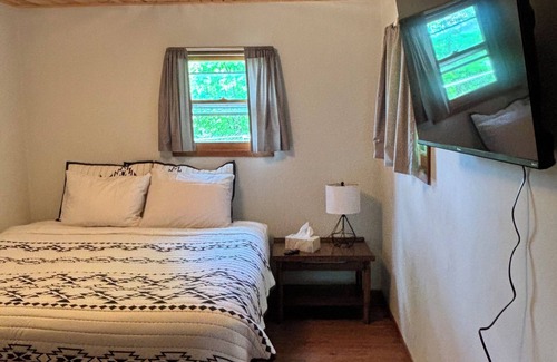De Soto Cabin | Eagles Nest Hideaway