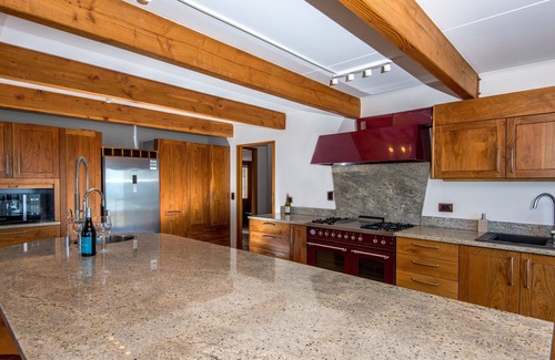 Britannia Heights House | Eagles Nest Nelson - Nelson Holiday House