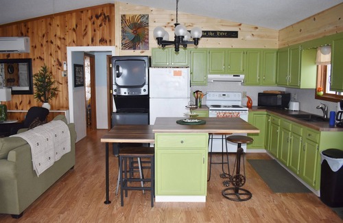 Ferryville Cabin | Eagleview Nest cabin. Spectacular Mississippi river view! Year 'round HOT TUB!