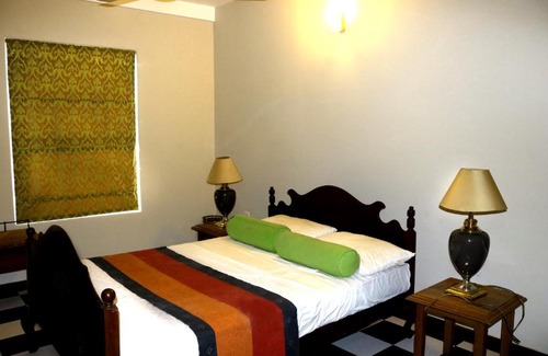 Poojapitiya Hotel | Earl's Red Kandy