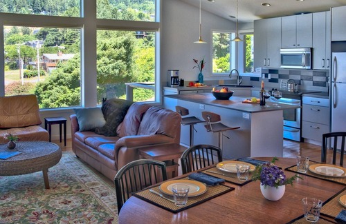 Neahkahnie Beach House | Early Bird Access - Aug 1-9 Prime Oceanfront at Manzanita Beach