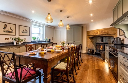 Hambridge House | Earnshill House - Eight Bedroom House, Sleeps 16