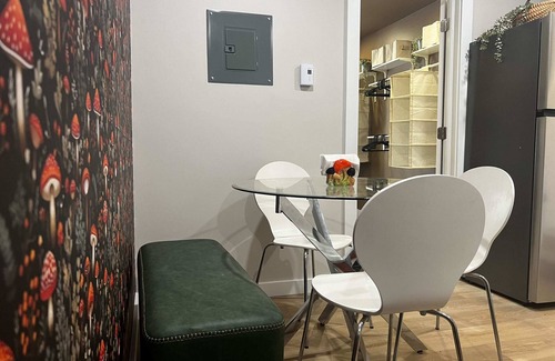 Downtown Apartment | Earthy Tones Summary:
