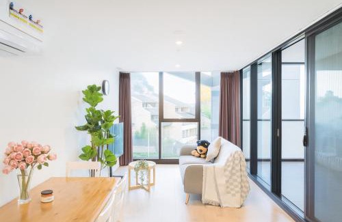 Reid Apartment | Easeful Canberra CBD 2BR Apt