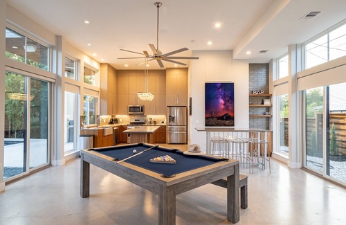 Blackshear-Prospect Hill House | East Austin Modern Luxury + Private Pool - Charlene!
