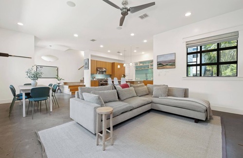 Blackshear-Prospect Hill House | East Austin + Private Pool - Eastside Palm Combo!