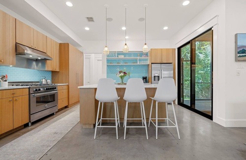 Blackshear-Prospect Hill House | East Austin + Private Pool - Eastside Palm Combo!