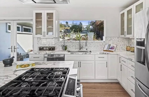 East Richmond Heights House | East Bay Golf Course Haven