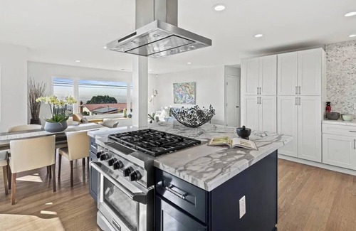 East Richmond Heights House | East Bay Golf Course Haven