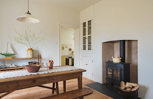 Dungeness Cottage | East Cottage by Bloom Stays - charming cottage in Dungeness
