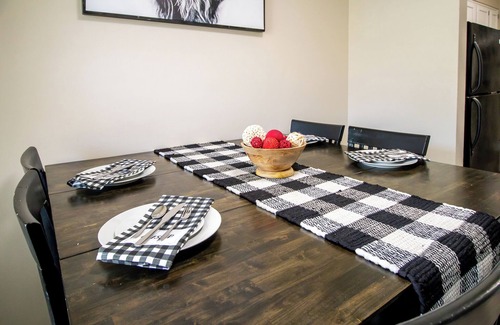 Buechel House | East End Charmer 4-bedroom, Pet Friendly!