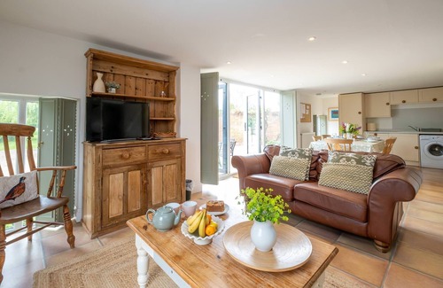 Saxmundham Cottage | East Green Farm Cottages - The Dairy - sleeps 6 guests in 3 bedrooms
