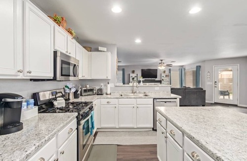 East Mesa House | East Mesa home sleeps 6 close to hwys Legacy Sports