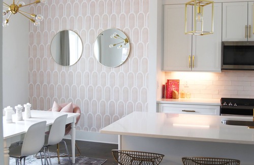 Nashville House | East Nashville Oasis – 10 Guests, Karaoke, 2 Car Garage + 10min to Downtown