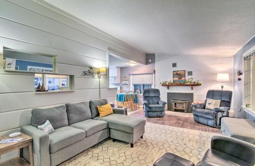 East Tawas House | East Tawas Cabin with Lake Huron Access and Views