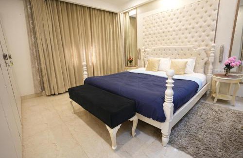 Behala Apartment | Eastern Elegance by JadeCaps3BHKAlipore