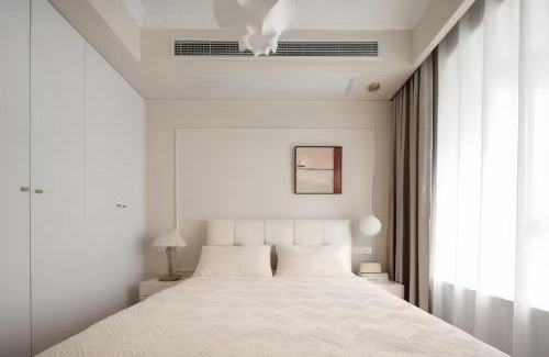 Huangpu Apartment | Eastern Hub - Bund Branch Yuyuan Garden Artistic 3bedroom with Bund View