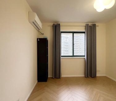 Jing'an Apartment | Eastern Hub - Jing'an Temple Branch 4-bedroom with 2 Balconies