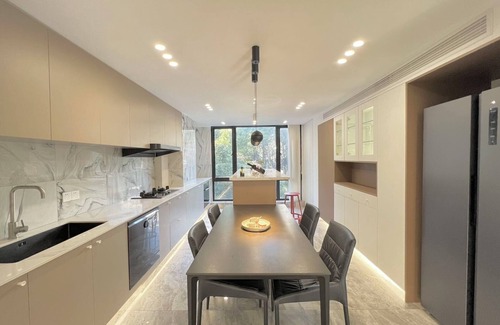 Jing'an Apartment | Easternhub- Shanghai Jing'an Temple, Sunny Capital, Deluxe 3-BR Apartment