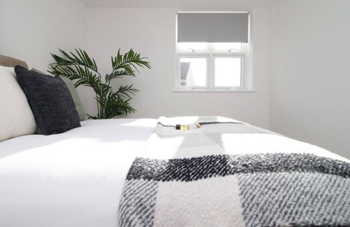 Hanham Apartment | Eastgate Way 3 by Tŷ SA