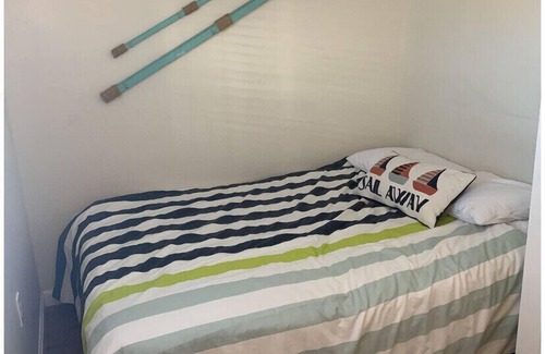 Easton's Point Cottage | Easton's Point Beach House, Close To Newport And Beaches