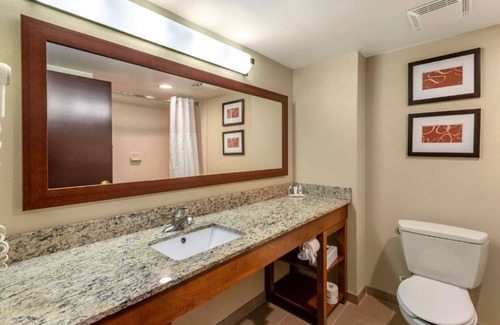 Forest Hill House | Easy access to a world of travel options !