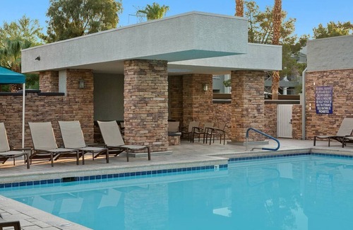 Las Vegas Resort | Easy access to the National Finals Rodeo and to the Las Vegas Strip.