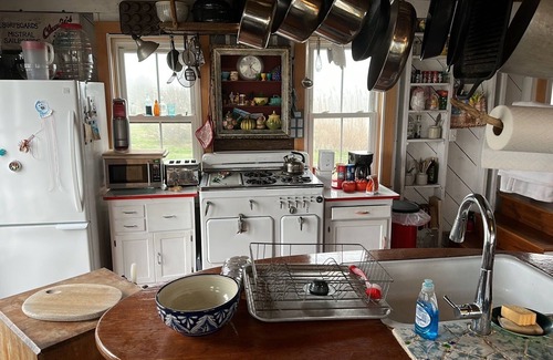 Block Island Cottage | Easy Breezy—on the Beach!