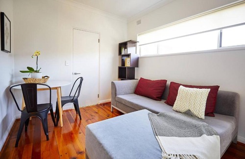 Ashfield Apartment | Easy Esperanza - Compact Indoor-outdoor Living