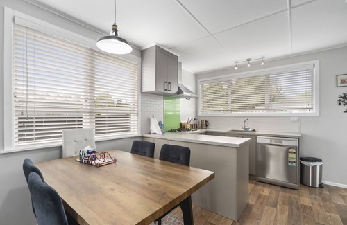 Taupo House | Easy on Elizabeth - Lake Taupo Holiday Home