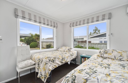 Taupo House | Easy on Elizabeth - Lake Taupo Holiday Home