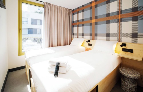 La Villette Hotel | easyHotel Marseille Euromed