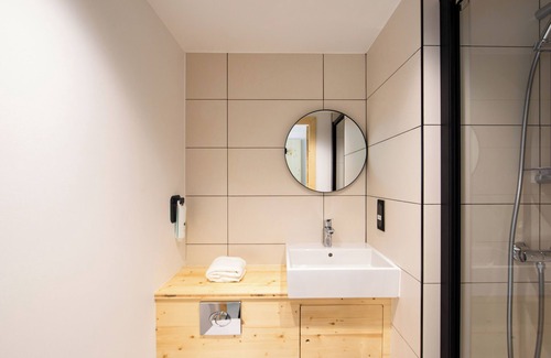 La Villette Hotel | easyHotel Marseille Euromed