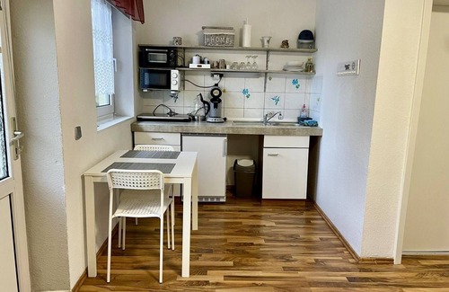 Bad Oeynhausen Apartment | EasyStay#1 Cozy studio near the clinic, with Netflix, kitchen & bathroom