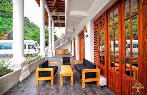 Yatiyantota Hotel | Ebony Riverside Resort Kitulgala