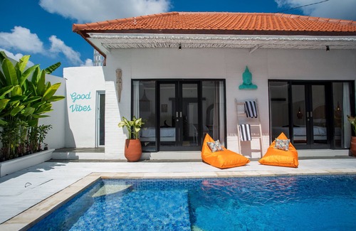 Padonan Villa | Eccentric 3 BR Villa LUNA with Private Pool near Atlas, Finns, Berawa Beach