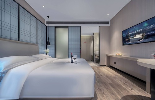 Haizhu Hotel | Echarm International Hotel Pazhou Convention and Exhibition Center Nanzhou Subway Metro Branch - Free Shuttle Bus to Canton Fair Complex During Canton Fair Period