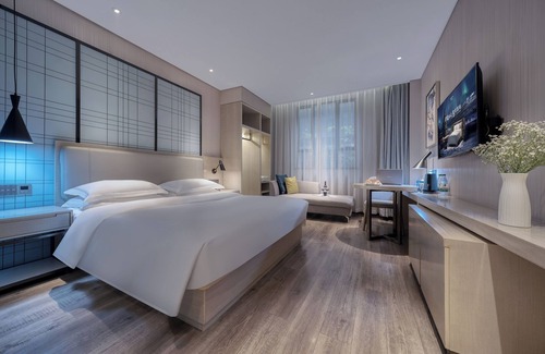 Haizhu Hotel | Echarm International Hotel Pazhou Convention and Exhibition Center Nanzhou Subway Metro Branch - Free Shuttle Bus to Canton Fair Complex During Canton Fair Period