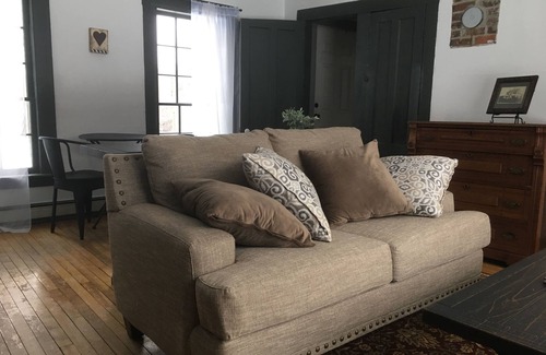 Deerfield House | Echo Hill Farm Guest Suite