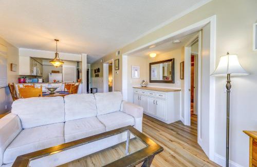 Morehead City Apartment | Eclectic Atlantic Beach Condo with Amenity Access!