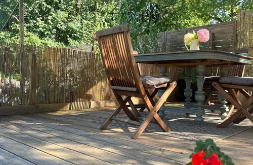 Floressas House | Eclectic couples escape in the country with hot tub, vineyards. Pet Friendly!