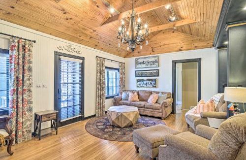 Eureka Springs Historic District House | Eclectic Osage Cottage in Historic District