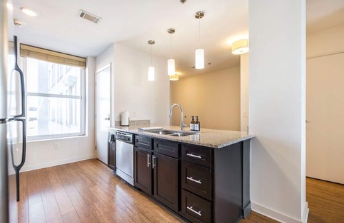 Macon Apartment | Eclectic Vibes | Steps to Shops & Cafes