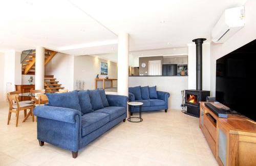 Culburra Beach House | Eclipse Absolute Beachfront with Stunning Views