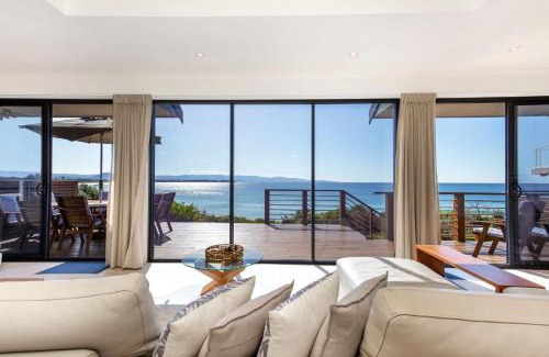 Culburra Beach House | Eclipse Absolute Beachfront with Stunning Views