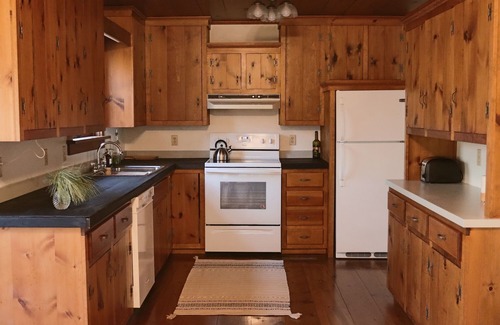 Portersville Cabin | Eco-Conscious Forest & Flowers Retreat Near McConnell's Mill State Park