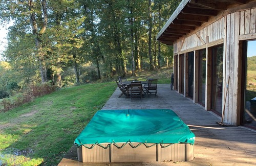 Dompierre-les-Eglises Cottage | eco-gîte with SPA in the heart of nature, horse riding, Limousin