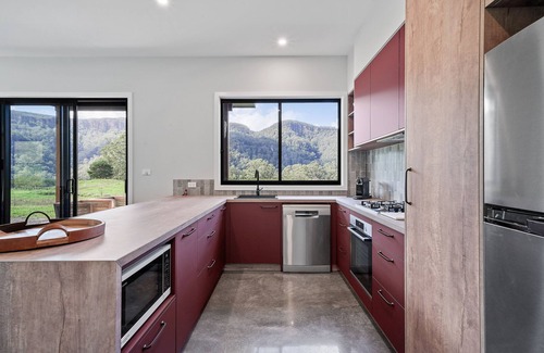 Barrengarry Villa | Eco-Luxe Villa on 146 acres in Kangaroo Valley-breathtaking views, wild swimming