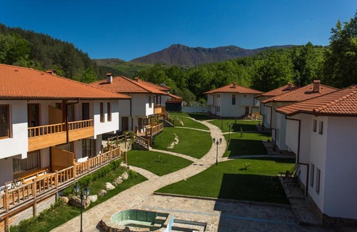 Apriltsi House | Eco Rai Rekata
